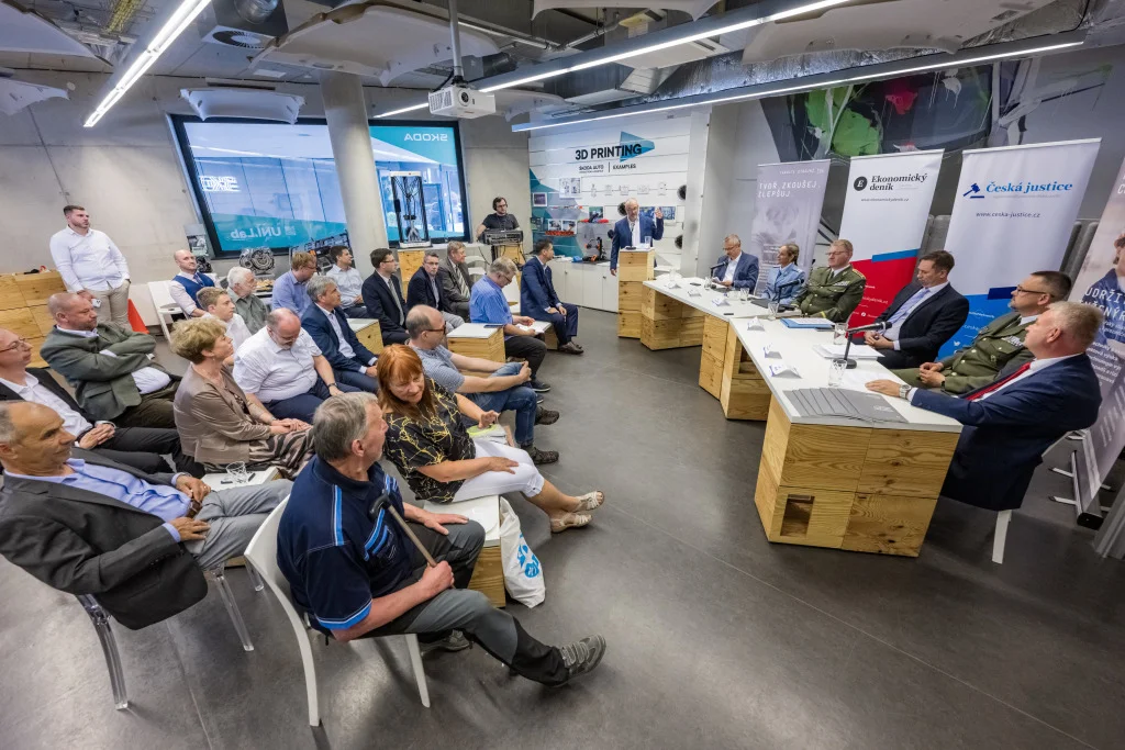 konference hosté diváci