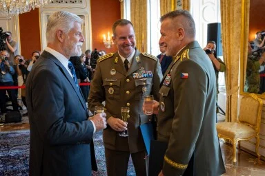 prezident generálové armáda přípitek