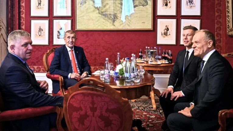 Robert Fico, Andrej Babiš, Péter Magyar a Donald Tusk