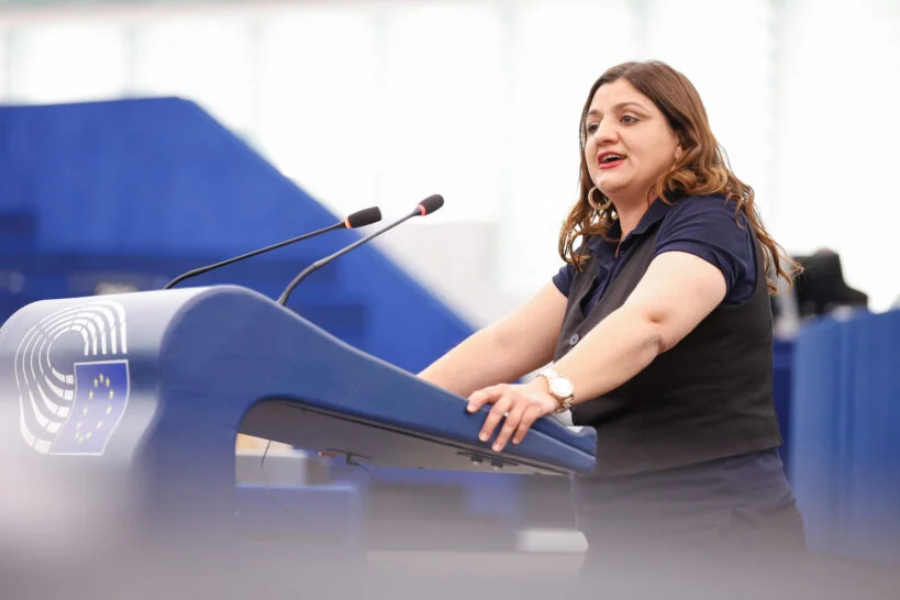 Özlem Demirelová