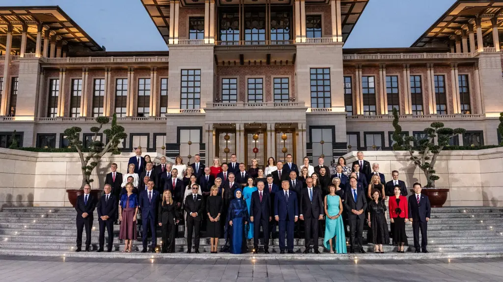 prezidenti premiéři summit NATO