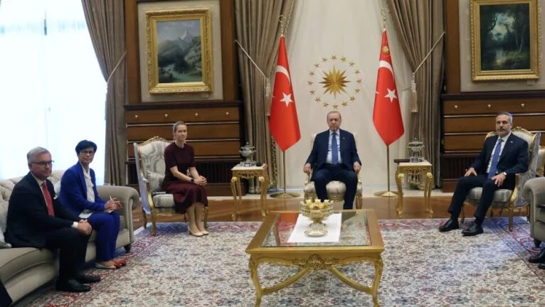Kaja Kallasová a Recep Tayyip Erdoğan