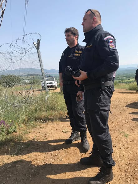 policista mundůr terén
