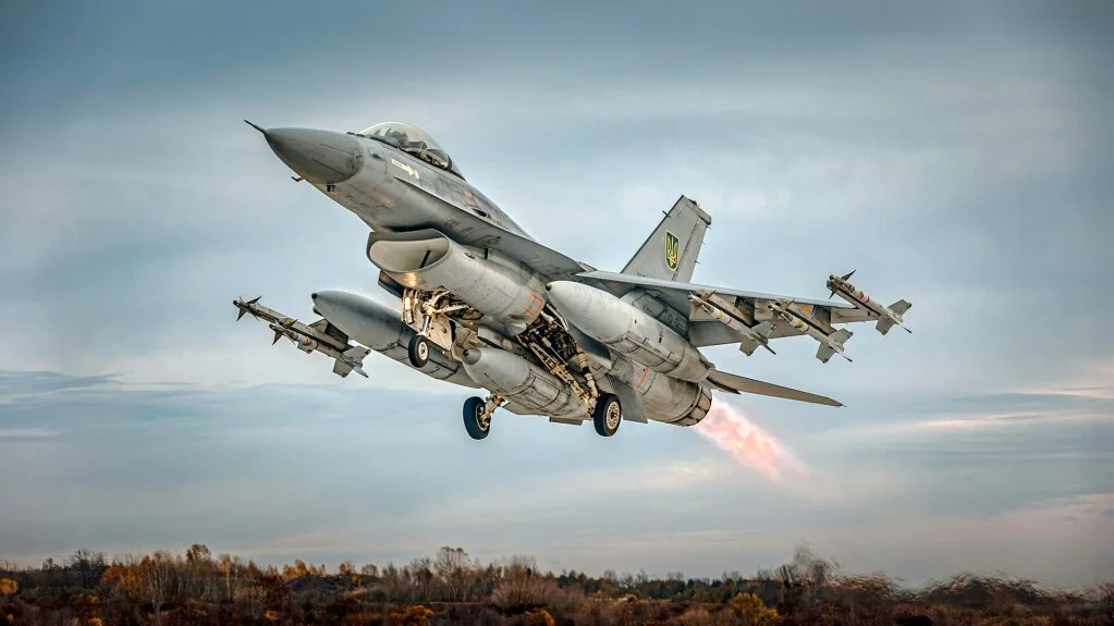 stíhačka F-16 Ukrajina