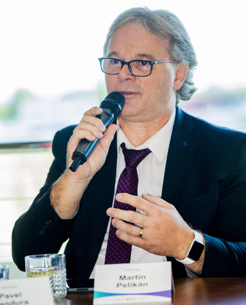 vědec mikrofon konference