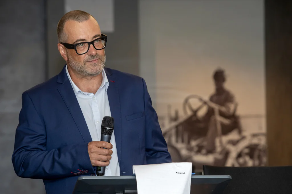 konference moderátor