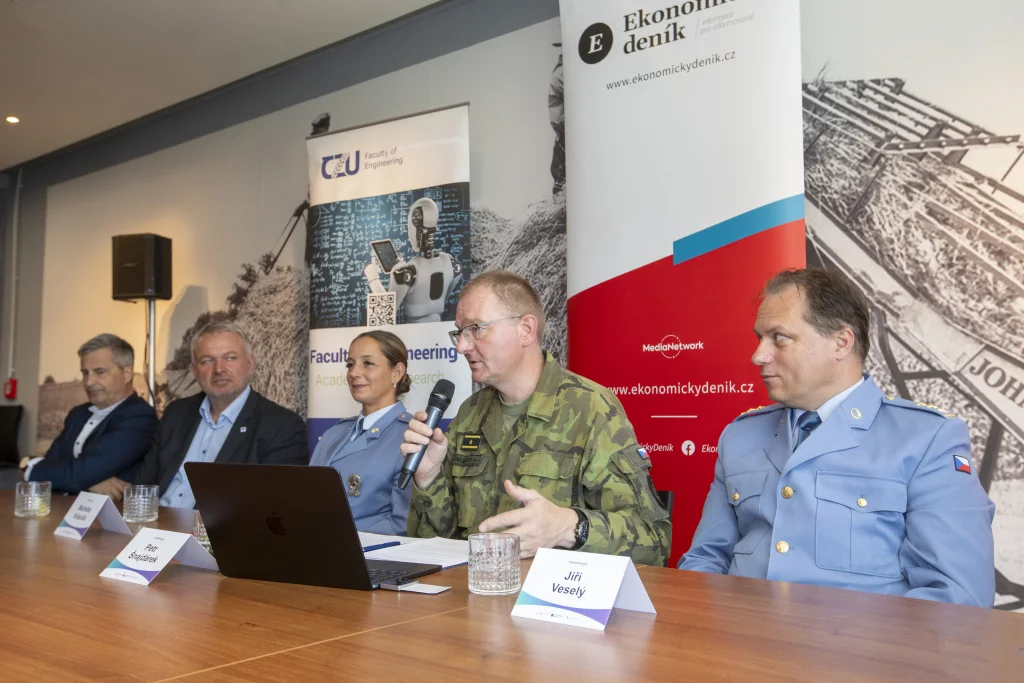 konference vojáci akademici