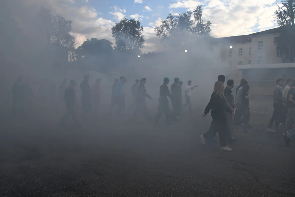 studenti univerzita bojové cvičení