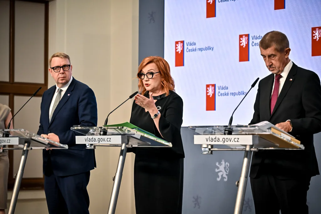 Kam poputuje 191 miliard na obranu? Návrh z dílny Schillerové ukázal přesná čísla