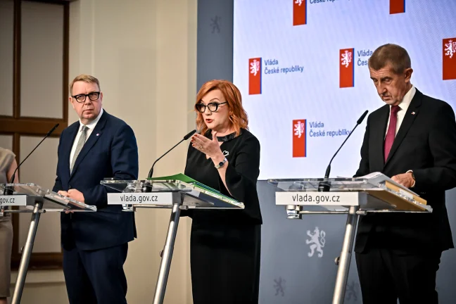 ministryně vláda tisková konference