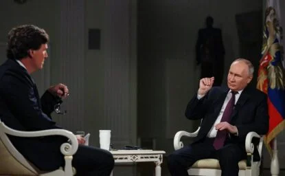 Tucker Carlson a Vladimir Putin