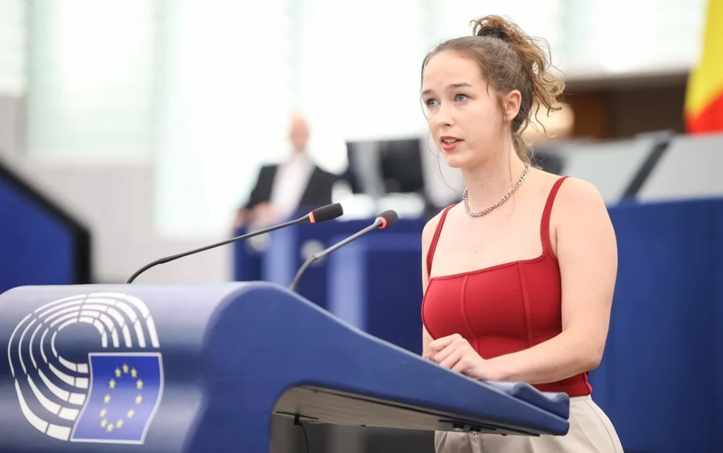 Falešné fotky odhalených poslankyň se šíří internetem. Co by pomohlo, říká jedna z nich