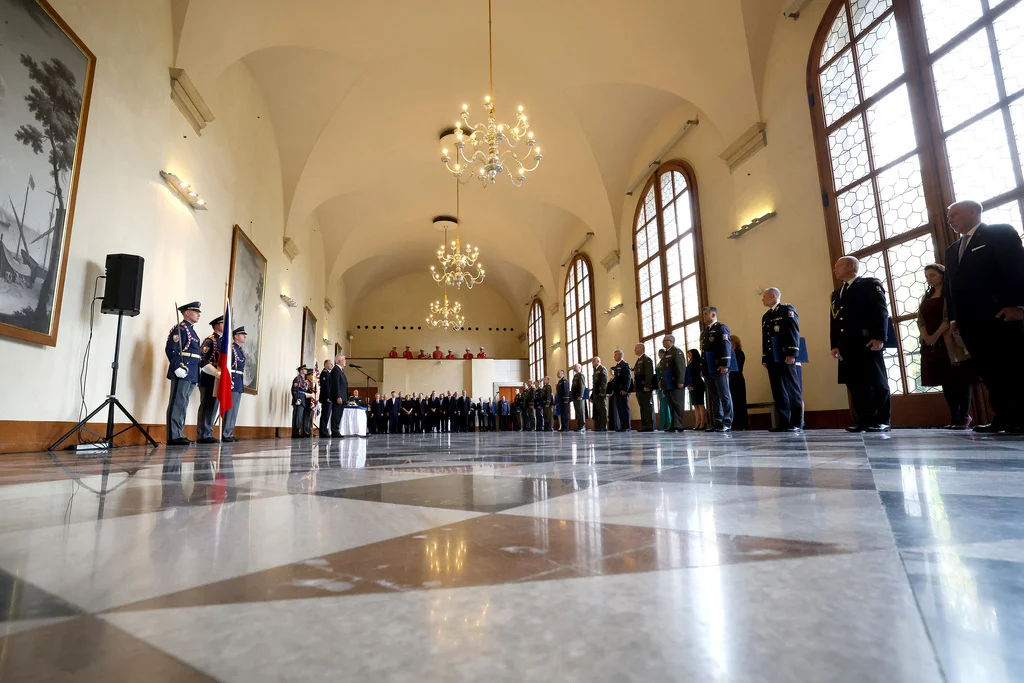 noví generálové Hrad