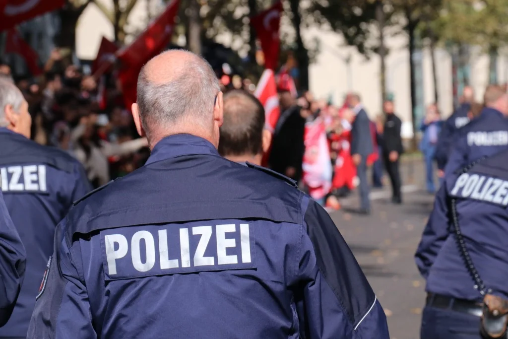 Německo policie potyčka vyšetřování
