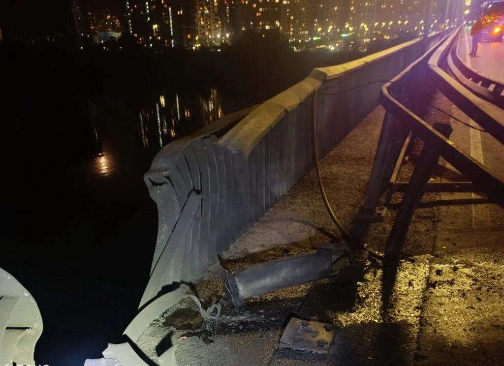 Russian Attacks Hit Southern Bridge in Kyiv, City Faces Air Raids