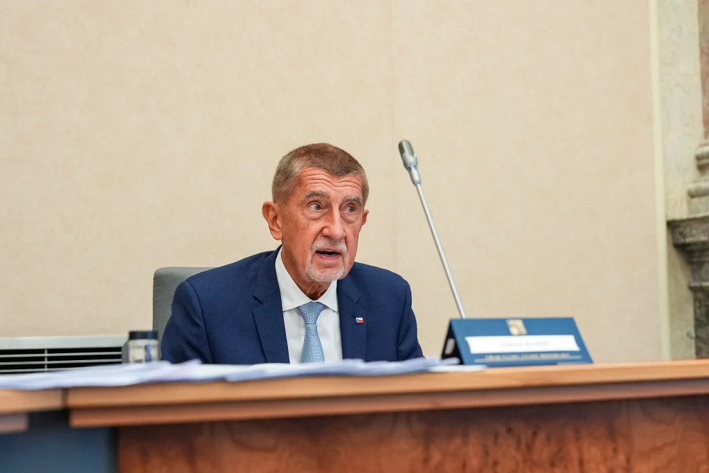 Ruská velvyslankyně chválí českou vládu za „klidnější rétoriku“. Babiš to popírá, Macinka s ní souhlasí