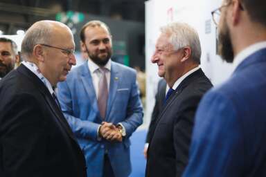 ministr obrany eurokomisař
