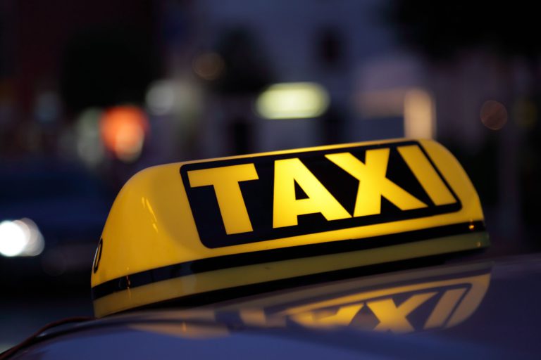 EET: Po hospodských a zelinářích jsou na řadě taxikáři