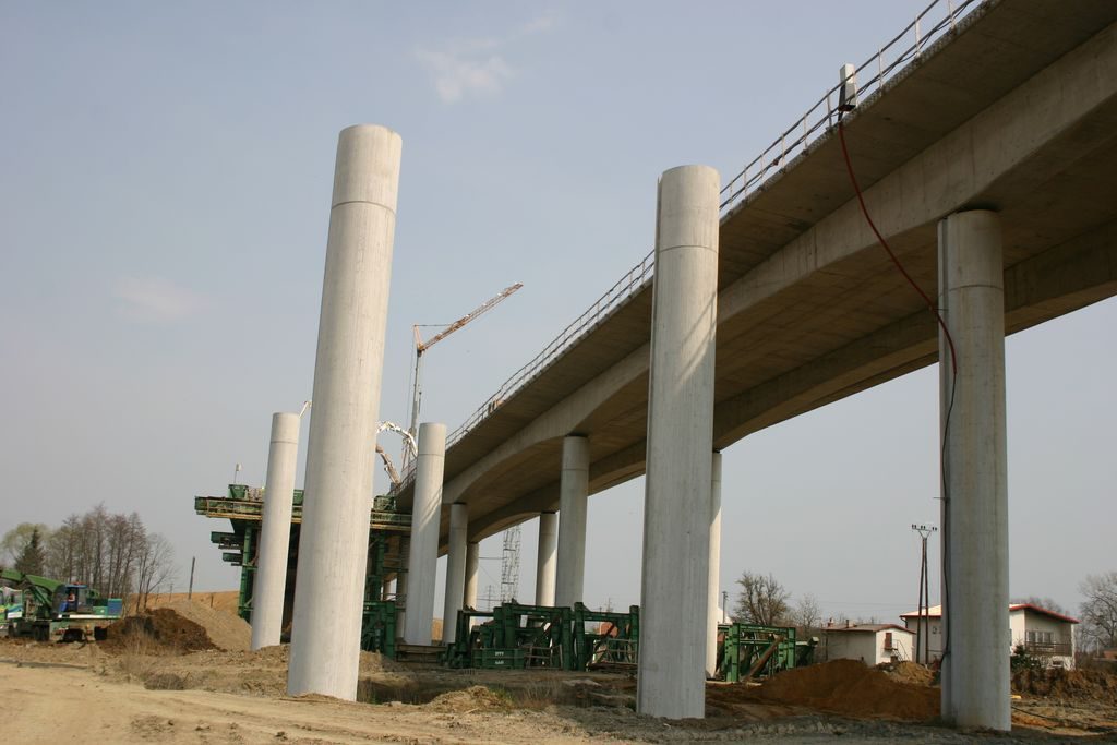 výstavba dálnice, liniová stavba