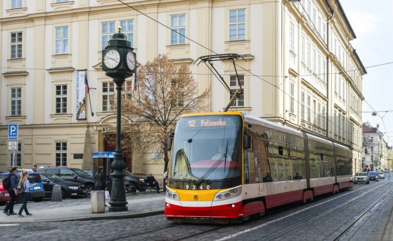 Evropské regiony požadují “tisíce bezemisních vozidel”, zdroje prý jsou