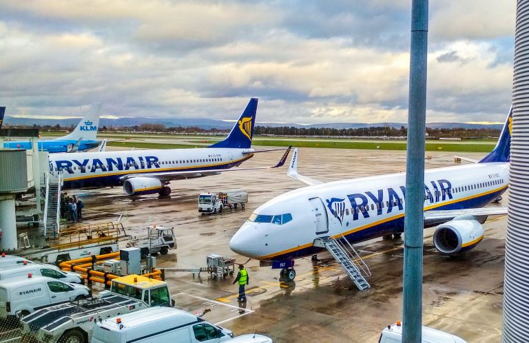 Soud EU vyhověl aerolinkám Ryanair a zrušil státní pomoc dopravcům KLM a TAP