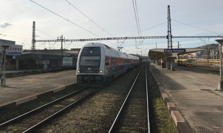 Stát nakoupí elektřinu pro železnici za zastropované ceny, objem už má rezervovaný