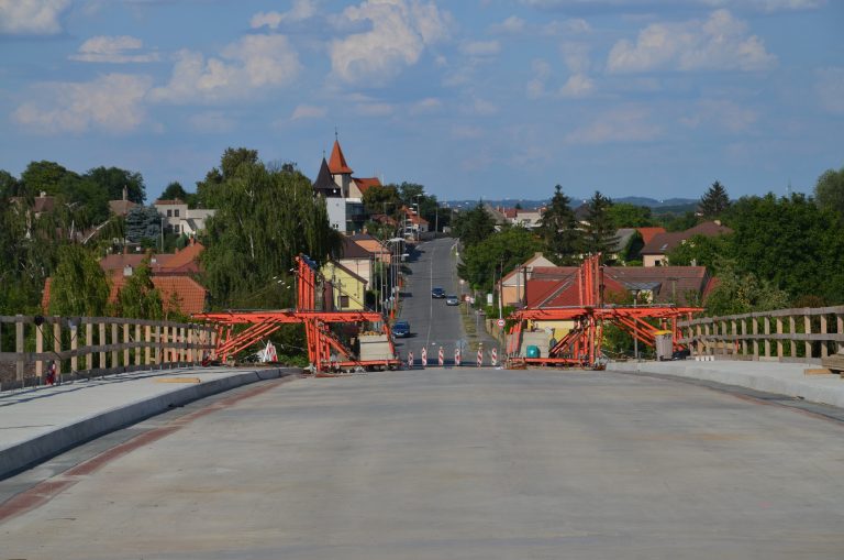 Šest miliard na krajské silnice? Z evropských peněz dostaneme míň kvůli obchvatům. Nepřispívají k zeleným cílům