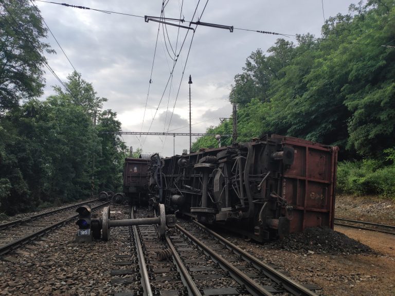 Nebezpečí na kolejích. Nejhorší železniční nehody se na českém území staly v letech 1960 a 1953