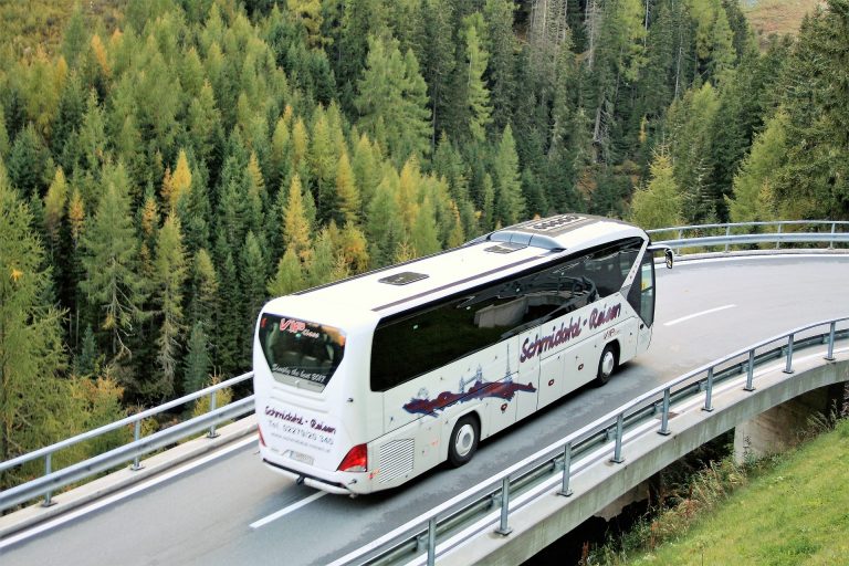 Víme, že státní pomoc nemůže být donekonečna. I tak se cítíme diskriminovaní, říkají zájezdoví autobusoví dopravci