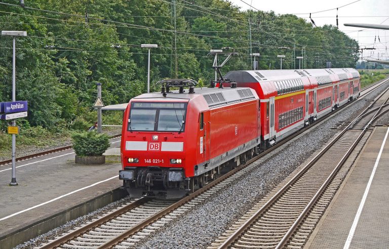 Němečtí strojvedoucí budou od zítřka znovu stávkovat. Jen neochota vrátit se k jednacímu stolu, tvrdí Deutsche Bahn