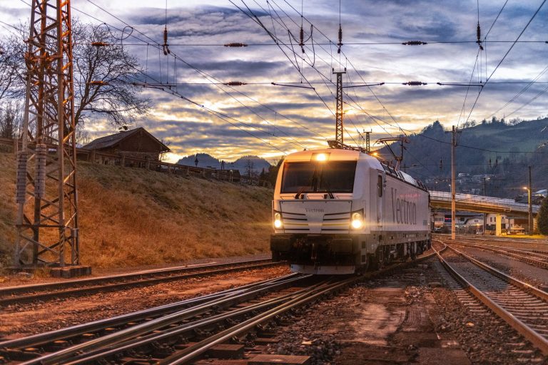 Správa železnic získá lokomotivu Vectron. Bude ji využívat pro diagnostiku železniční sítě, včetně zabezpečení ETCS