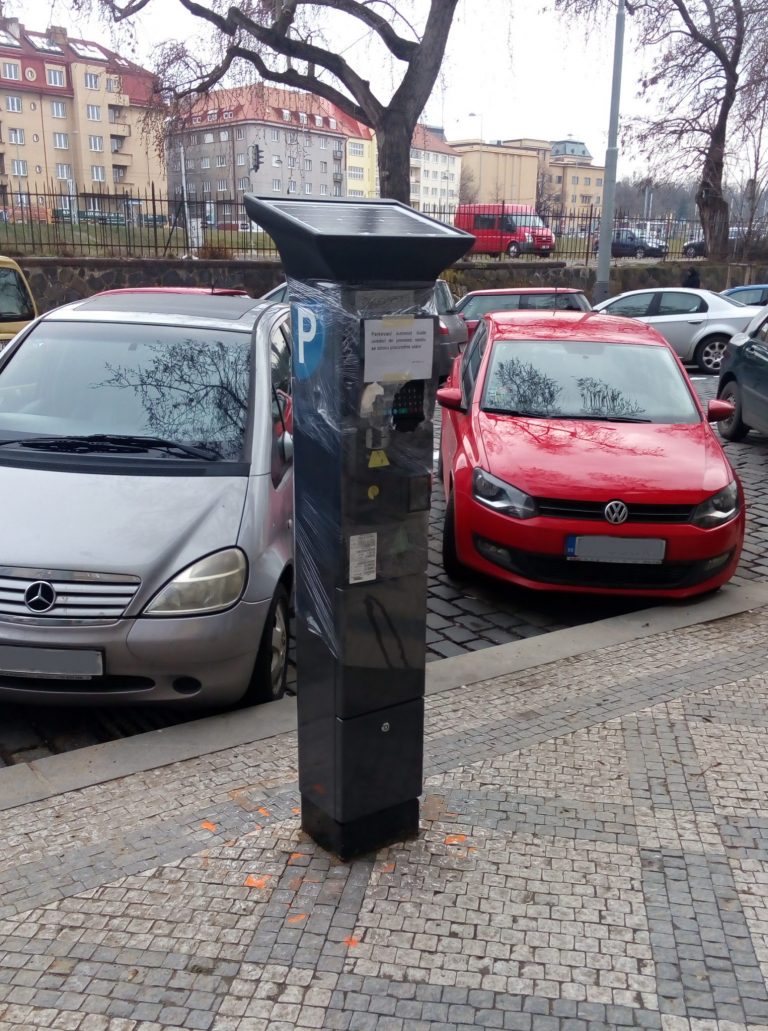 Praha chystá zásadní reformu parkování, připomínkovat ji teď budou městské části