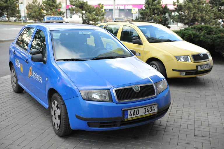 Řidičák na zkoušku? Postrach začínajících řidičů čeká na novou vládu