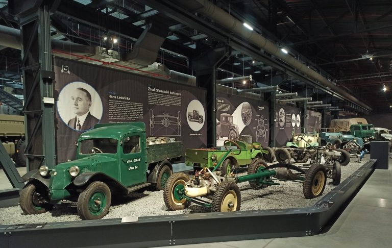 Místo na Národní do Kopřivnice. Tatra slavnostně otevřela muzeum nákladních automobilů