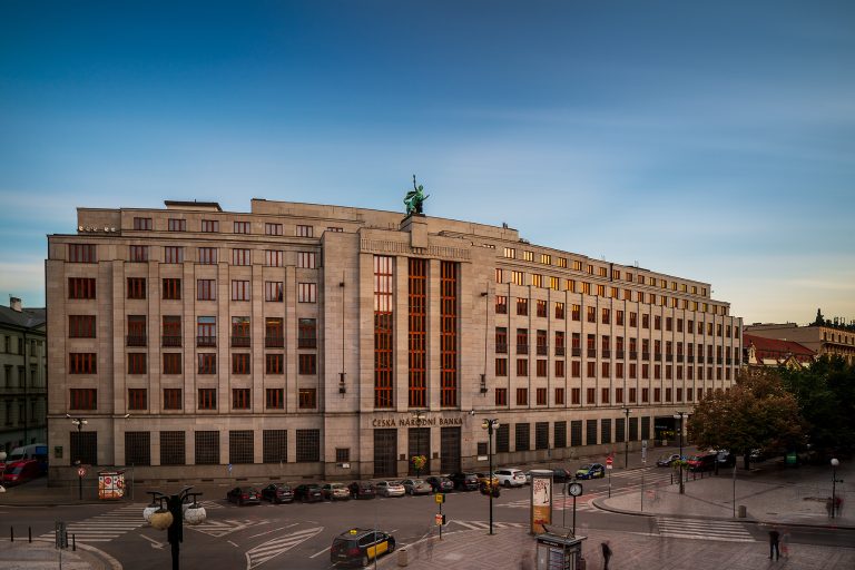 Rychlý pád Sberbank CZ. Česká národní banka jí brzy vezme bankovní licenci