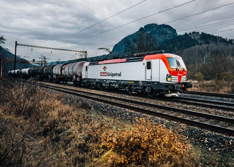 Lídrem trhu nákladní dopravy po železnici zůstává státní ČD Cargo, druhý je Metrans a třetí PKP Cargo