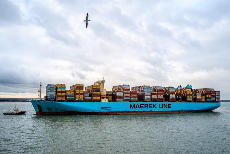 Kontejnery MSC a Maersk mají stopku do Ruska. Dopravci zastavili přepravu v obou směrech