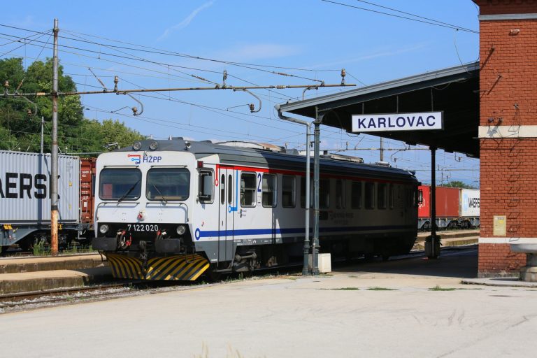 Velký český úspěch! Společnost AŽD  zabezpečí chorvatskou železniční trať