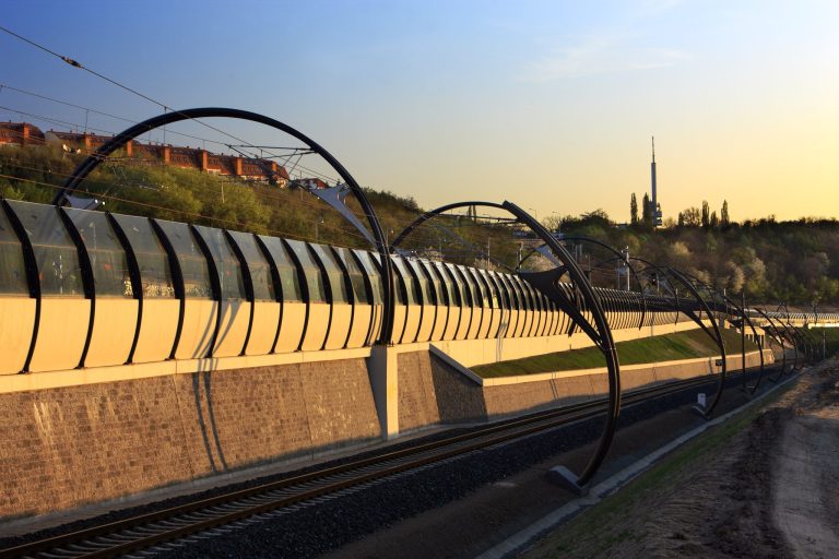 Železniční PPP projekty jsou v zahraničí běžné. U nás se zatím rozkoukáváme