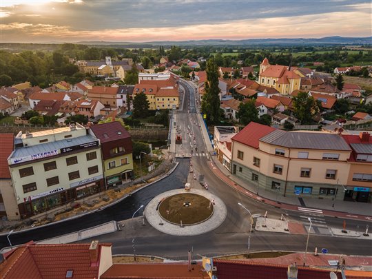 Po 20 letech vyřešeno. Ve Veselí nad Moravou otevřeli strategické křižovatky