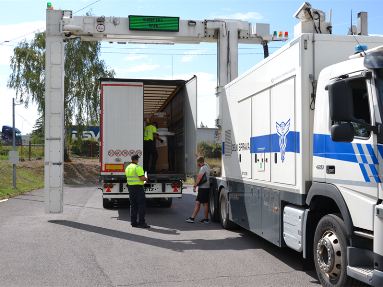 Policie posílí kapacity pro odbavování kamionů na hranicích se Slovenskem. I tak ale stávce a blokádě slovenských dopravců zřejmě nezabrání