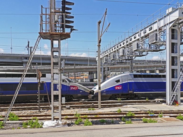 Evropská komise prověřuje francouzské dotace pro provozovatele železnic SNCF