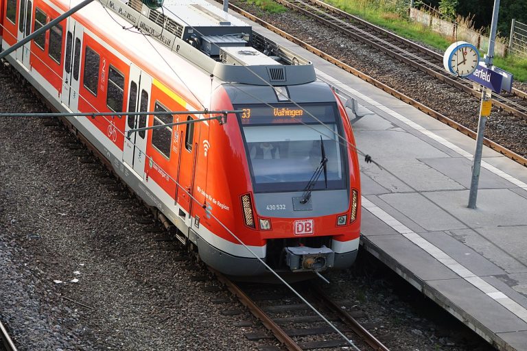 Strojvedoucí S-Bahn nazval nová vozidla “šrotem” a informoval o tom cestující. Dráhy incident prověřují