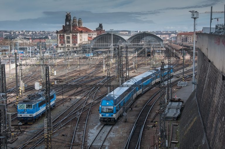 Dynamika růstu investic do železničního průmyslu zpomalí, varuje Vopálenská