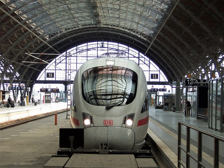 Pro koupi úsporné jízdenky u Deutsche Bahn bude většinou nutné zadat mobilní číslo nebo e-mail