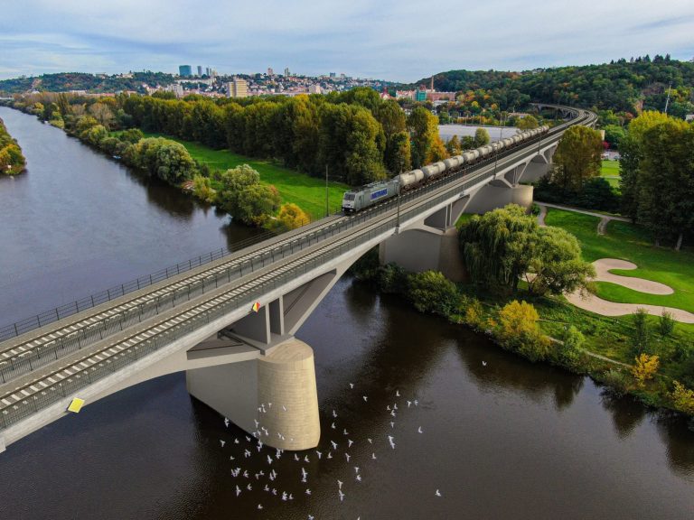 Branický most se už brzy dočká druhé koleje, k úplnému přerušení provozu dojde příští rok