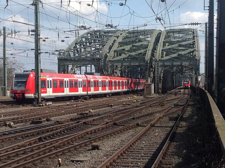 Bundestag schválil zákon o komplexní renovaci německé železniční sítě. Řešením může být víceletý fond