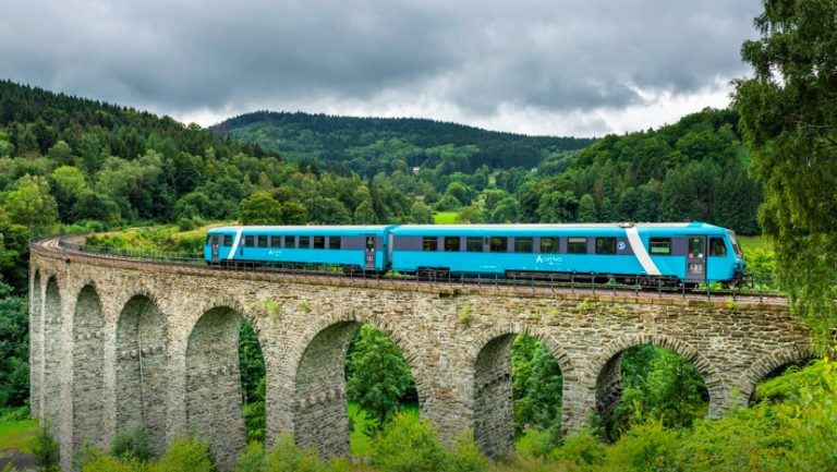 Deutsche Bahn prodává svou dceřinou firmu Arriva. Společnost se chce soustředit na železnice v Německu