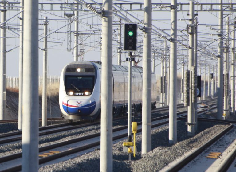 Turecko nebo Polsko, český železniční průmysl má obrovské šance. Doprava po kolejích boduje v řadě zemí, ale už nejen cenou