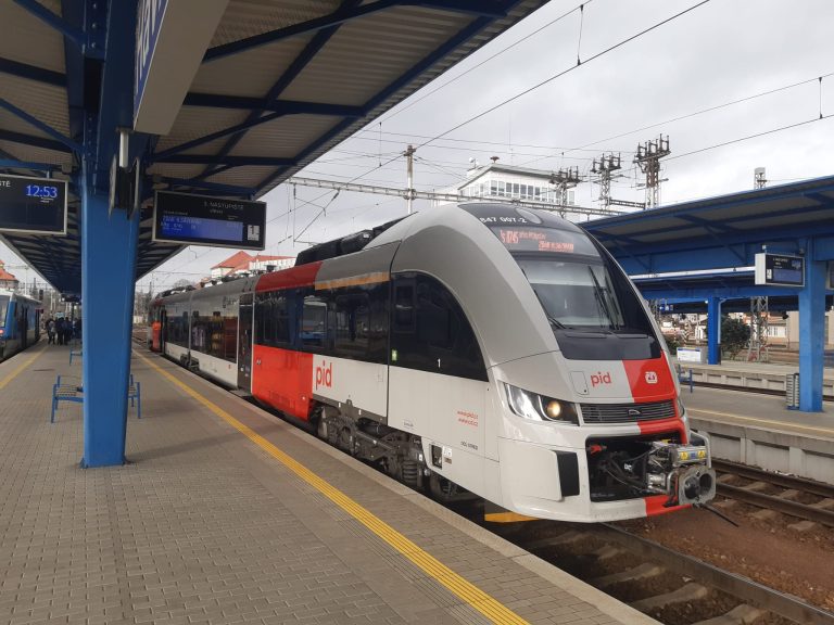 České dráhy se snaží eliminovat zdržení na straně dodavatele nových vlaků, už teď školí strojvedoucí 